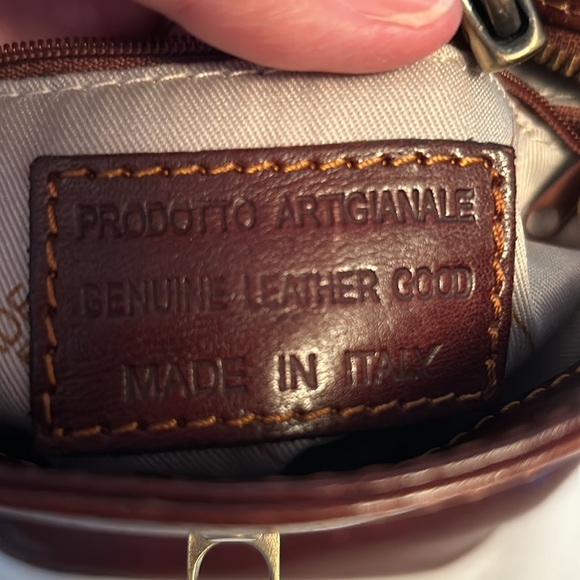 Womans shoulder bag,Gen leather,cognac brown, spot on front noted in picture - Picture 9 of 9